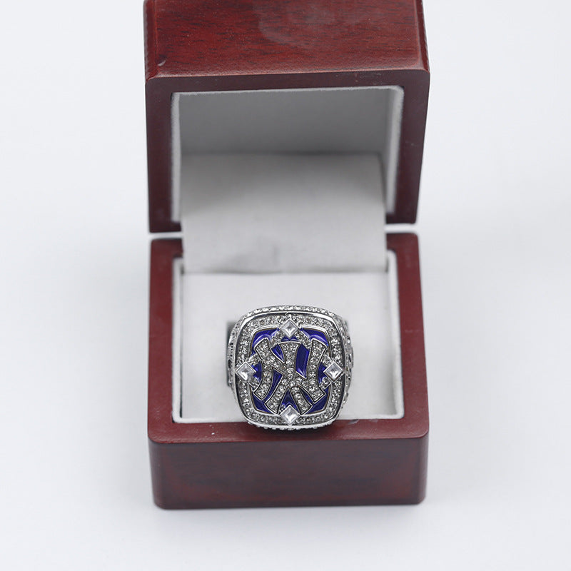 2009 MLB New York Yankees Replica World Champions Ring