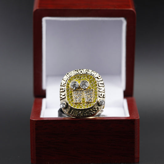 2001 Los Angeles Lakers Replica NBA Championship Ring O'Neal